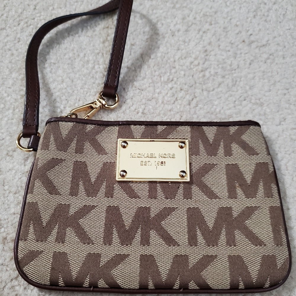 Michael Kors Wristlet
